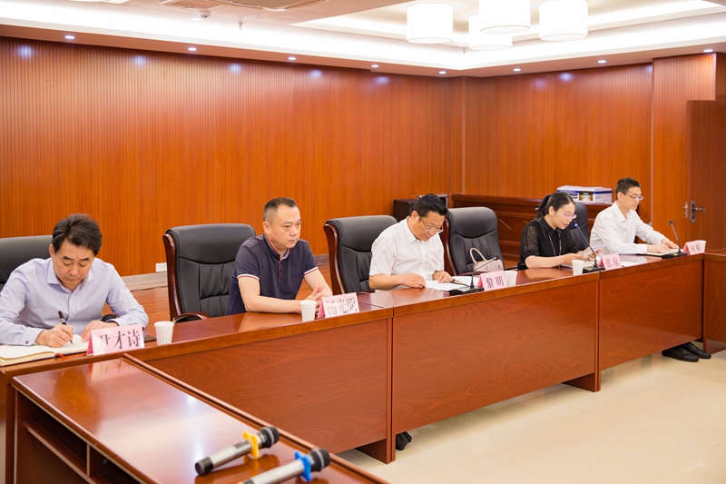 市委组织部、市教育和体育局领导到我校宣布领导干部任职决定
