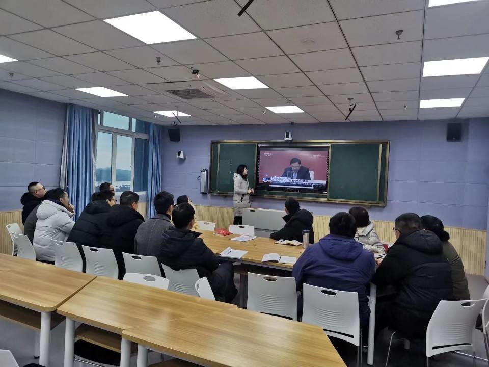理科支部召开民主生活会