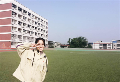 励志勤学，在激情奋斗中绽放青春光芒