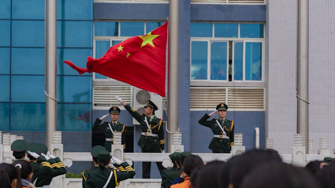 我校2021—2022学年度（上）期第十五周朝会仪式成功举行