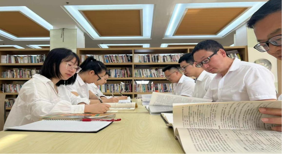 教研为先导 检索出新知——计算机组开展“提升文献检索能力”专题教研活动