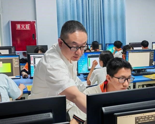 南充师范学校计算机平面设计专业简介